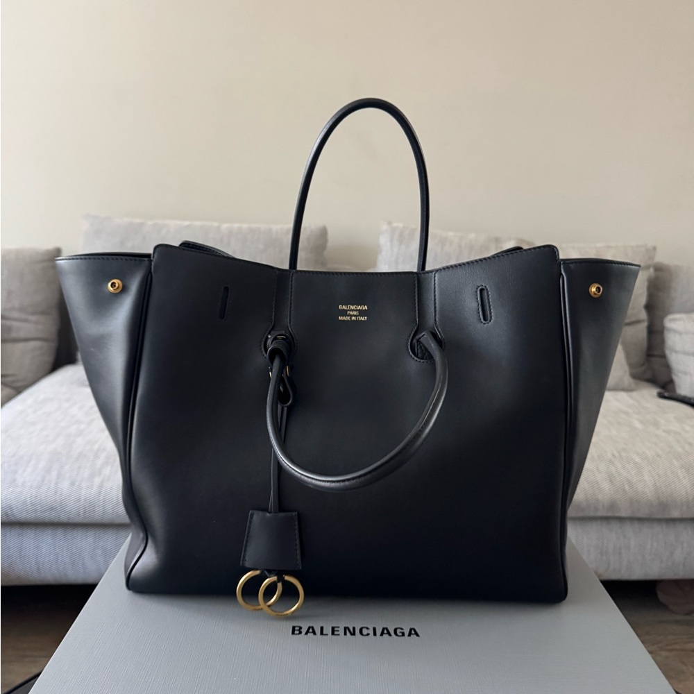 Balenciaga Hamptons XL